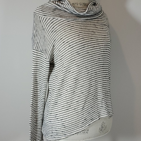 Le Lis Top Size Small Black White Stripe size M - Picture 5 of 7